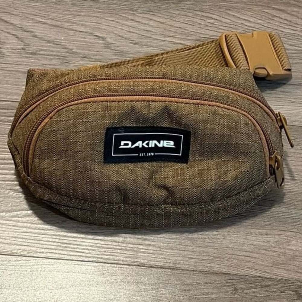Dakine Hip Pack Canvas Waist Bag Fanny Pack Caramel Brown